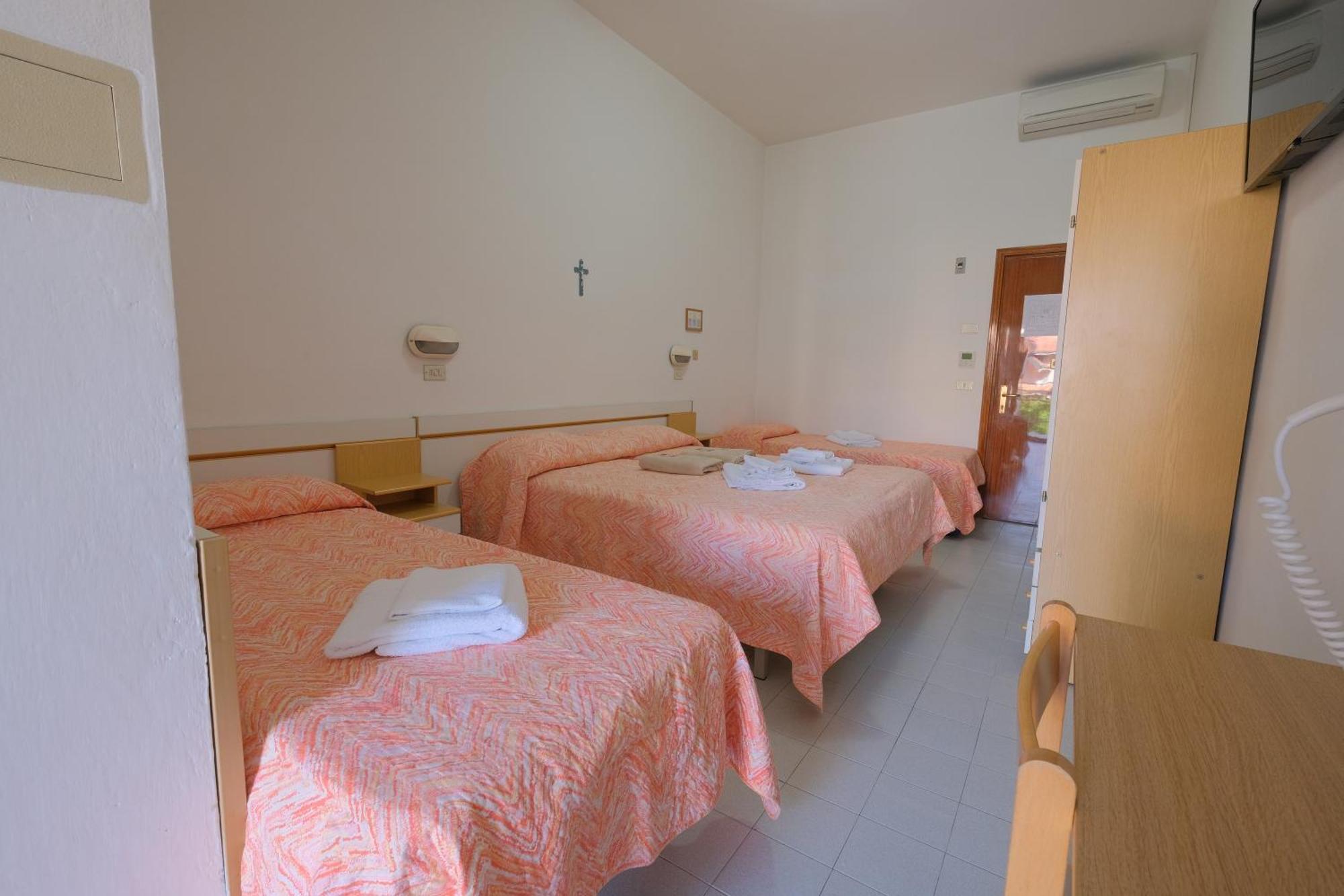 Hotel Alba D'Oro Gatteo a Mare Esterno foto