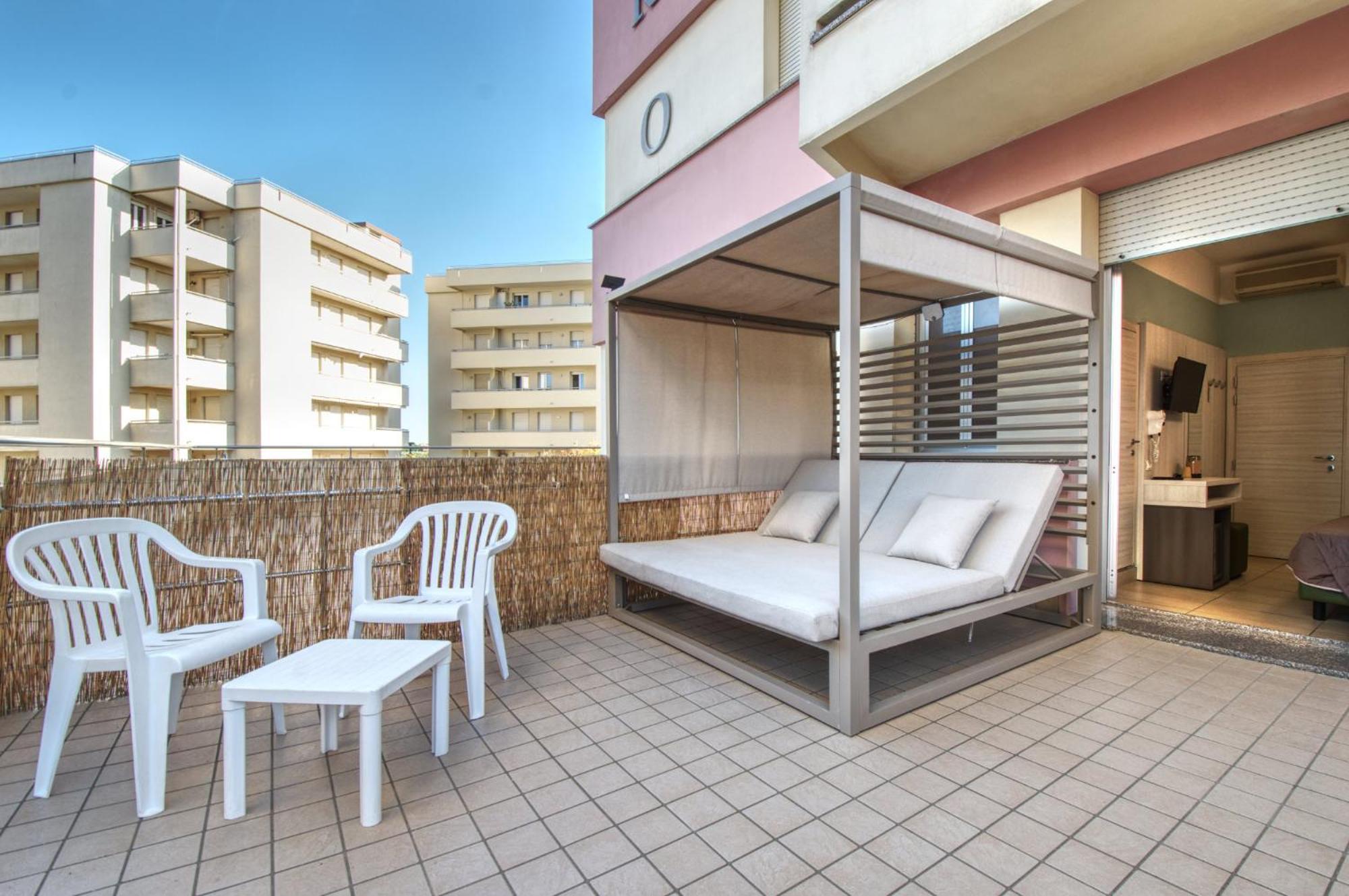 Hotel Alba D'Oro Gatteo a Mare Esterno foto